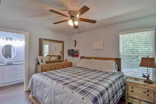 903 Comanche Cove Dr, Granbury, TX 76048 - Photo 8