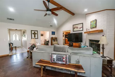 517 E Locust Street, Nocona, TX 76255 - Photo 8