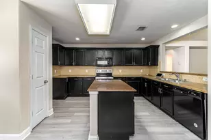 5946 Harbor Glen Dr, Dallas, TX 75249 - Photo 8