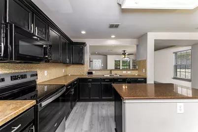 5946 Harbor Glen Drive, Dallas, TX 75249 - Photo 8