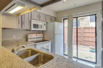 2620 Piedras #3, Irving, TX 75038 - Photo 12