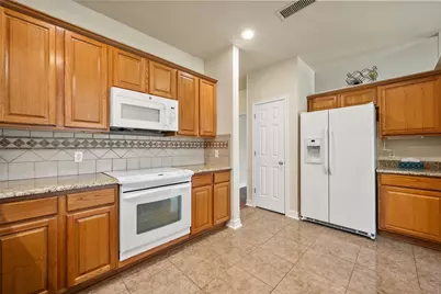 1104 Starling Court, Burleson, TX 76028 - Photo 14