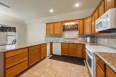 1104 Starling Court, Burleson, TX 76028 - Photo 12