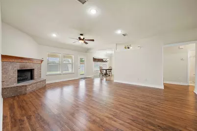 1104 Starling Court, Burleson, TX 76028 - Photo 10