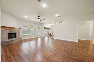 1104 Starling Ct, Burleson, TX 76028 - Photo 10