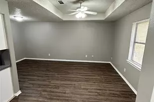 404 Jordan Ln, Arlington, TX 76012 - Photo 4