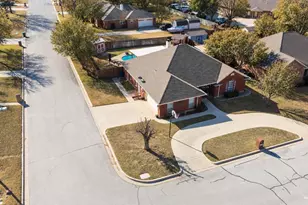 1701 Oakmeadow Dr, Decatur, TX 76234 - Photo 2
