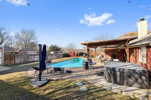 1701 Oakmeadow Dr, Decatur, TX 76234 - Photo 1