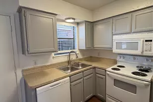 3078 W Sycamore Cir, Euless, TX 76040 - Photo 8