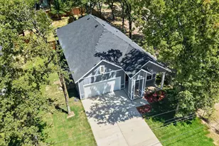 124 Lost Forest Rd, Gun Barrel City, TX 75156 - Photo 2