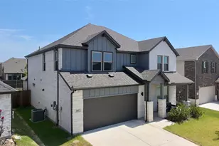 2417 Mankato Dr, Fort Worth, TX 76179 - Photo 2