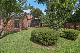 200 Sherwood Ct, Irving, TX 75061 - Photo 38