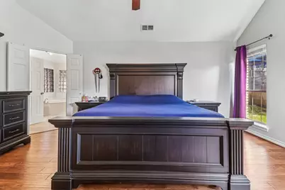 200 Sherwood Court, Irving, TX 75061 - Photo 14