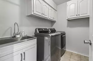 200 Sherwood Ct, Irving, TX 75061 - Photo 20