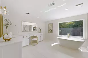 5706 Club Hill Cir, Dallas, TX 75248 - Photo 16