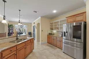 5132 Southpoint Dr, Arlington, TX 76017 - Photo 8