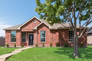 4005 Carrington Dr, Garland, TX 75043 - Photo 4