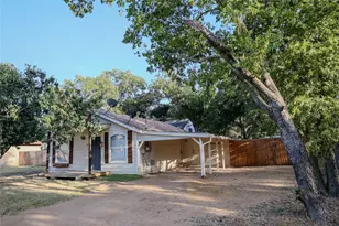 117 E Division St, Pilot Point, TX 76258 - Photo 2