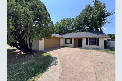 1610 Kingston Drive, Grand Prairie, TX 75051 - Photo 1