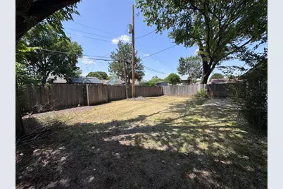 1610 Kingston Drive, Grand Prairie, TX 75051 - Photo 6