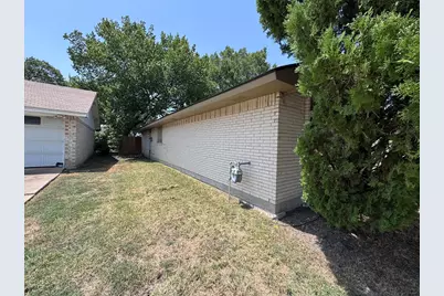 1610 Kingston Drive, Grand Prairie, TX 75051 - Photo 36