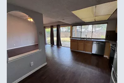 1610 Kingston Drive, Grand Prairie, TX 75051 - Photo 14