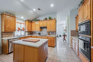 5804 Silver Sage Ln, Grand Prairie, TX 75052 - Photo 8