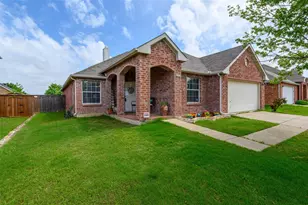 1913 Grand Fir Dr, Little Elm, TX 75068 - Photo 2