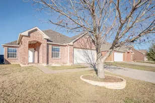 1913 Grand Fir Dr, Little Elm, TX 75068 - Photo 2