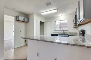 917 Westover Dr, Lancaster, TX 75134 - Photo 4