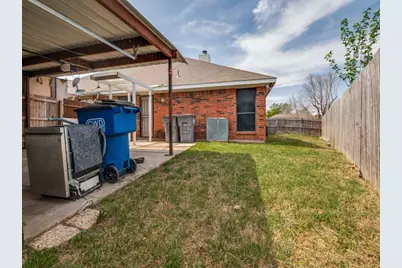 917 Westover Drive, Lancaster, TX 75134 - Photo 12