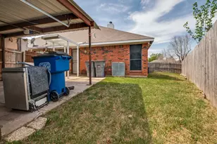 917 Westover Dr, Lancaster, TX 75134 - Photo 12