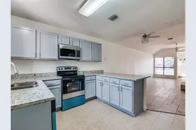 917 Westover Drive, Lancaster, TX 75134 - Photo 2
