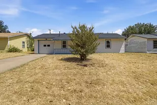 804 Aransas Dr, Euless, TX 76039 - Photo 2