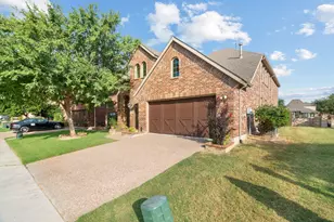2800 Cole Castle Dr, Lewisville, TX 75056 - Photo 2