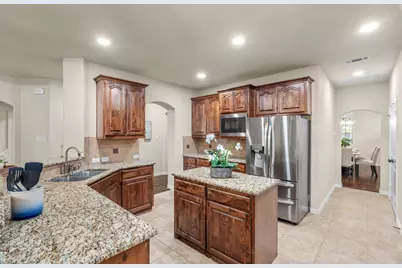 2800 Cole Castle Drive, Lewisville, TX 75056 - Photo 10