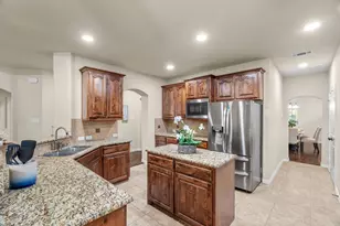 2800 Cole Castle Dr, Lewisville, TX 75056 - Photo 10