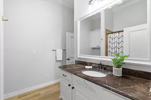 748 Rockingham Dr, Irving, TX 75063 - Photo 6
