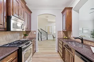 748 Rockingham Dr, Irving, TX 75063 - Photo 18