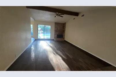 1117 Blue Carriage Lane N, Fort Worth, TX 76120 - Photo 12