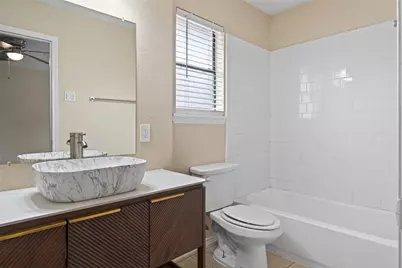 1117 Blue Carriage Lane N, Fort Worth, TX 76120 - Photo 18