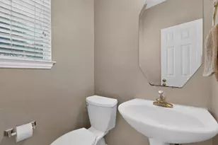 300 Cosbie Dr, Irving, TX 75063 - Photo 18