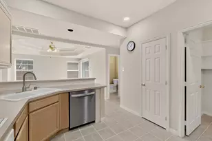 300 Cosbie Dr, Irving, TX 75063 - Photo 16