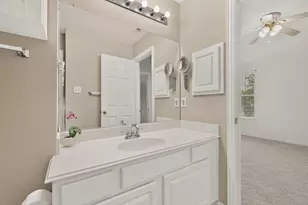 300 Cosbie Dr, Irving, TX 75063 - Photo 28