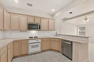 300 Cosbie Dr, Irving, TX 75063 - Photo 14