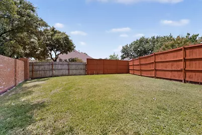 300 Cosbie Drive, Irving, TX 75063 - Photo 32