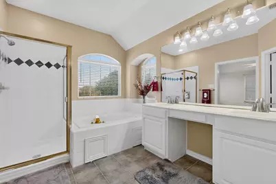 300 Cosbie Drive, Irving, TX 75063 - Photo 22