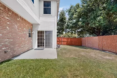 300 Cosbie Drive, Irving, TX 75063 - Photo 32