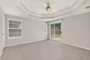 300 Cosbie Dr, Irving, TX 75063 - Photo 12