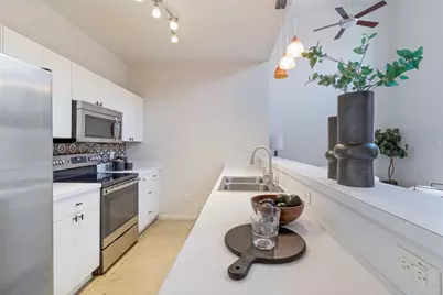 1725 N Fitzhugh Avenue, Dallas, TX 75204 - Photo 12